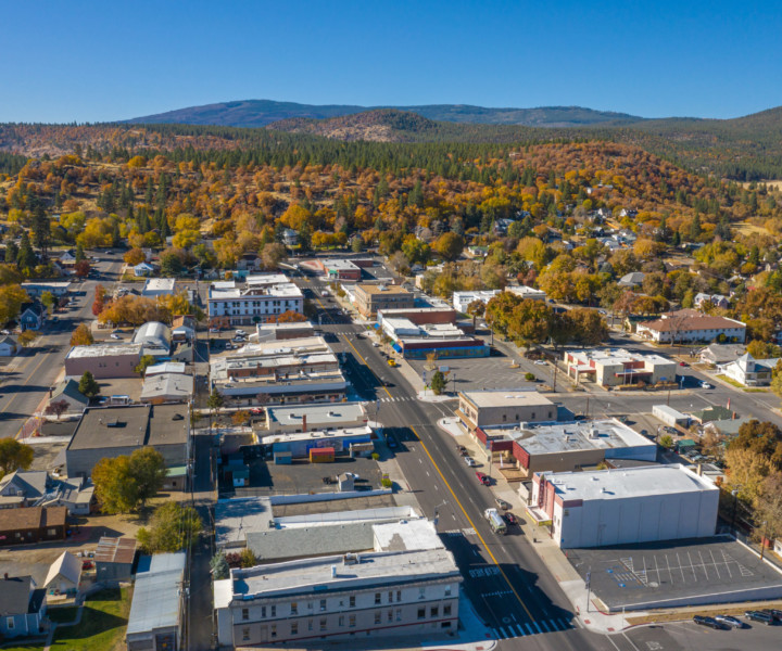 SUSANVILLE, CALIFORN, UNITED STATES - Nov 04, 2020: The Main Street of the city of Susanville as it borders national forest land.